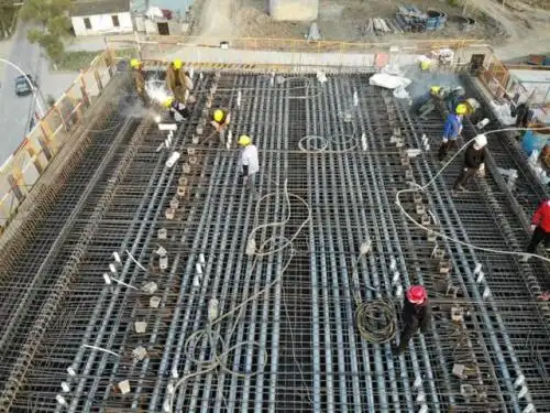 此次浇筑施工的227号墩0号块长14米,采用支架施工,墩旁设置临时支墩