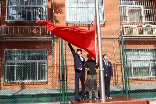 "5月10日上午,北京市中关村中学知春分校举行了一场特别的