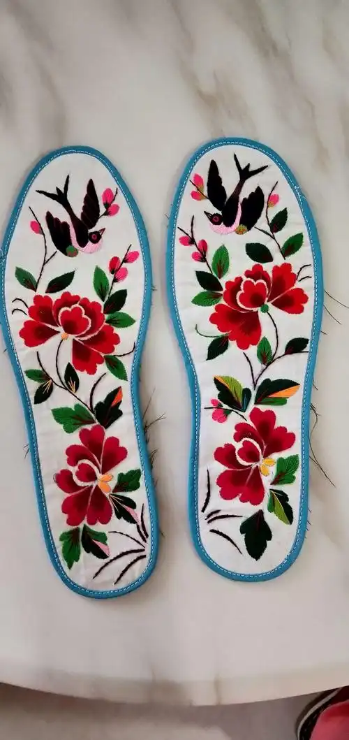 其它 鞋垫艺术 写美篇  手工鞋垫分为针纳和刺绣两种.