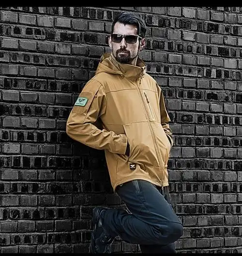 天天特价户外冲锋衣男女潮三合一秋冬季软壳迷彩登山服装战术外套