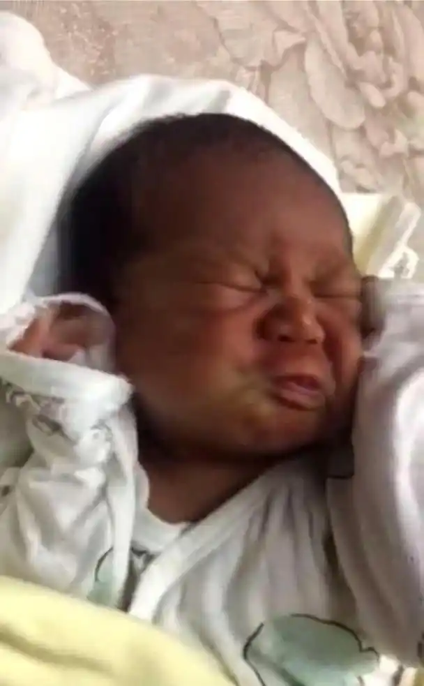 刚出生的宝宝究竟有多丑宝妈怀疑不是亲生的医生丑就对了