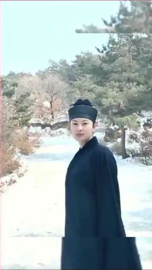 当世的女道士,仙风道骨,一看就是绝美的小姐姐