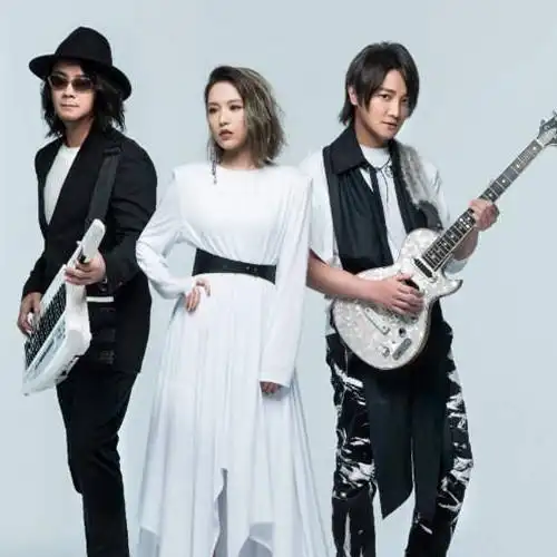 飞儿乐队新主唱回应质疑飞儿乐队lydia家庭背景遭扒被骂太惨