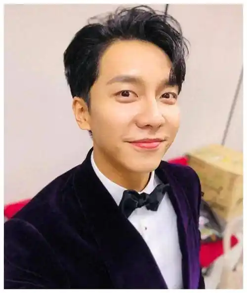 韩国男星李升基魅力无限的娱乐宝藏精湛演技备受瞩目