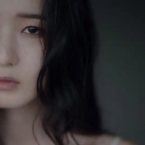 痛到心碎的头像,女生头像图片-回车桌面