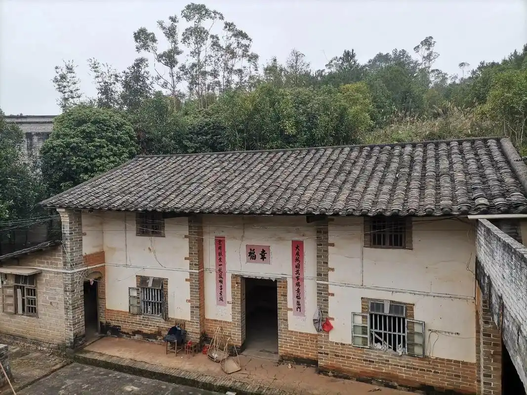 老家的房子是男人的根 - 抖音