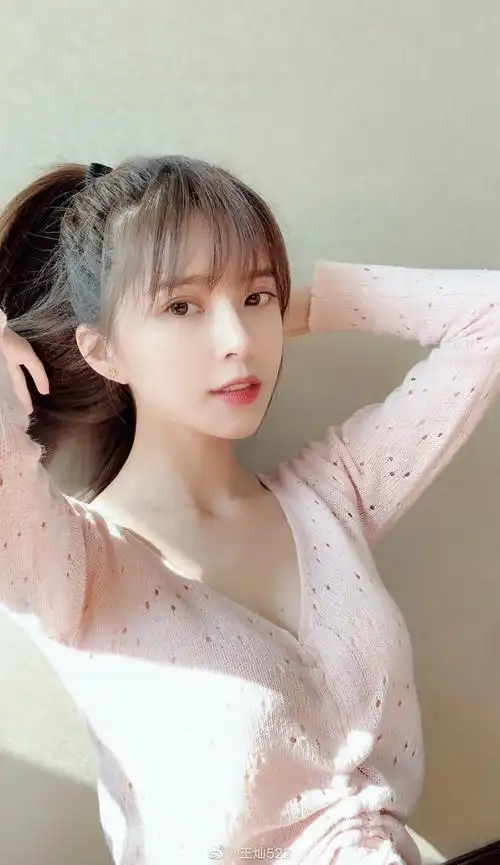 王灿发文为杜淳庆生产后出月子状态曝光亲手画画献上生日礼物