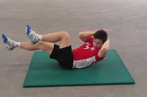 空中蹬车练多久出腹肌 坚持就能练出腹肌