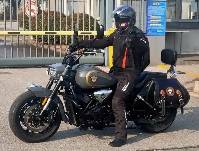 建设香帅700骑行体验 - 二手摩托车交易网