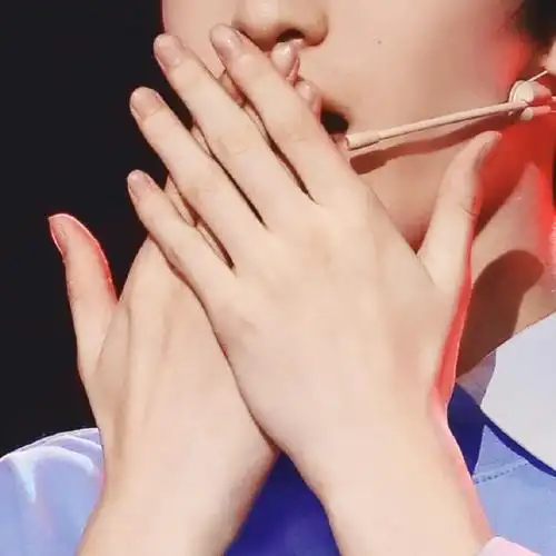 严浩翔超话|#严浩翔 少年梦途#——"严浩翔的手指头是尖尖的