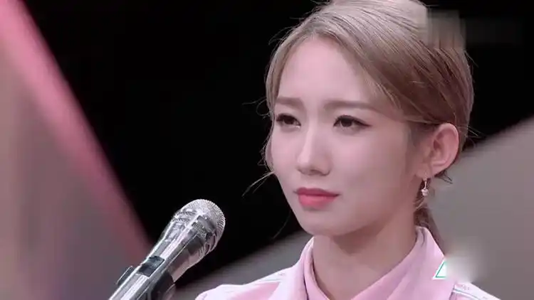 孟美岐公演第一名,实力与美貌并列,黄子韬一句话女团们吓得不行