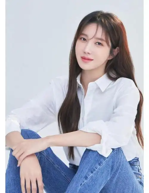 李栋旭,李智雅这两位韩娱颜值天花板,站一起的样子是真般配