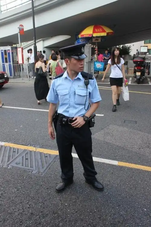香港警察在不执行公务的时候也能带枪吗