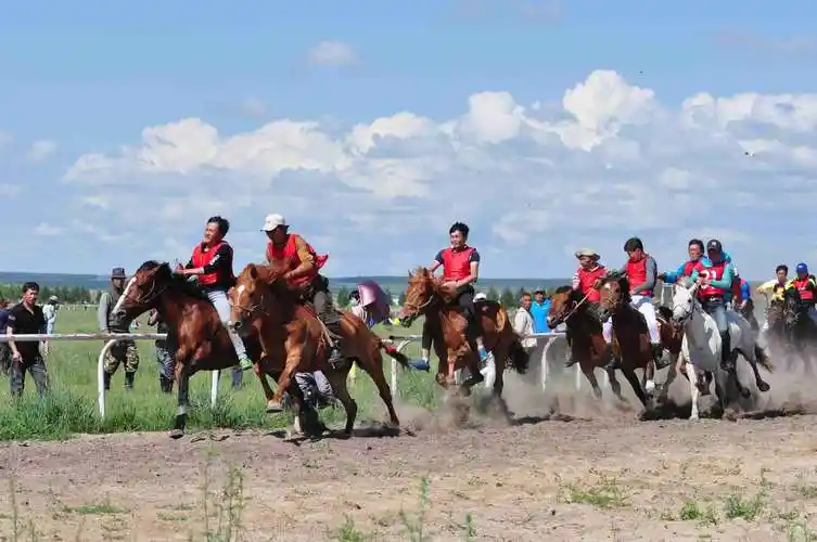 内蒙那达慕赛马会