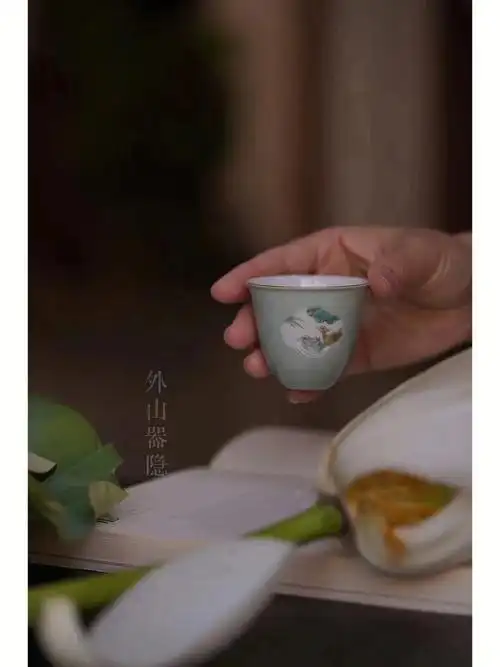 鸭蛋青海棠鸳鸯杯