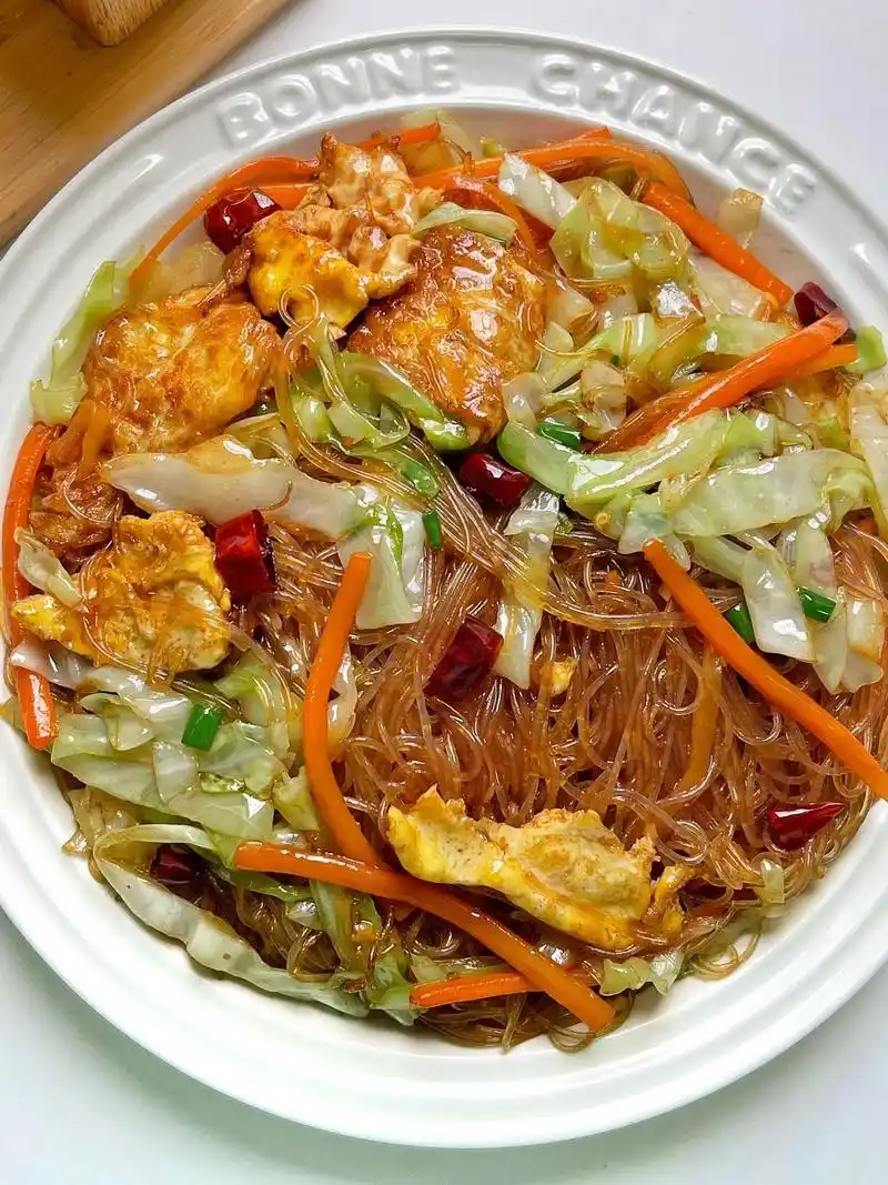 鸡蛋包菜炒粉丝