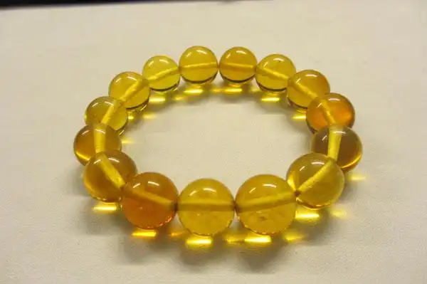 金琥珀虽然被嫌弃但它的招财作用却是杠杠的