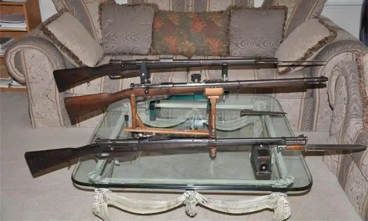 p>在1886年,法国陆军装备了全新的1886式"勒贝尔"(lebel)步枪,立即