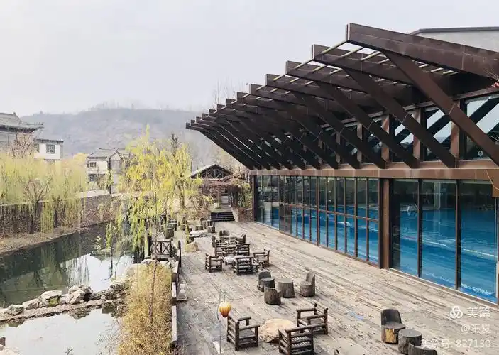 古北之光温泉度假酒店的游泳池.