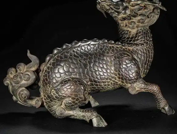 清时代铜麒麟大摆件