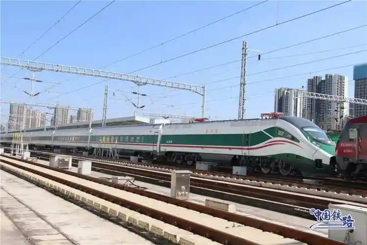 新型cr200j复兴号又上新这次是高原版