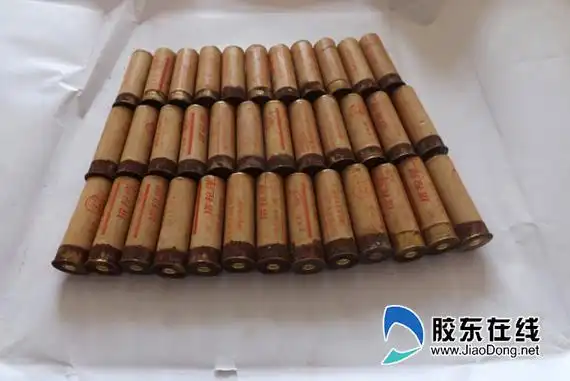 猎枪子弹手榴弹 主动上缴除隐患(图)