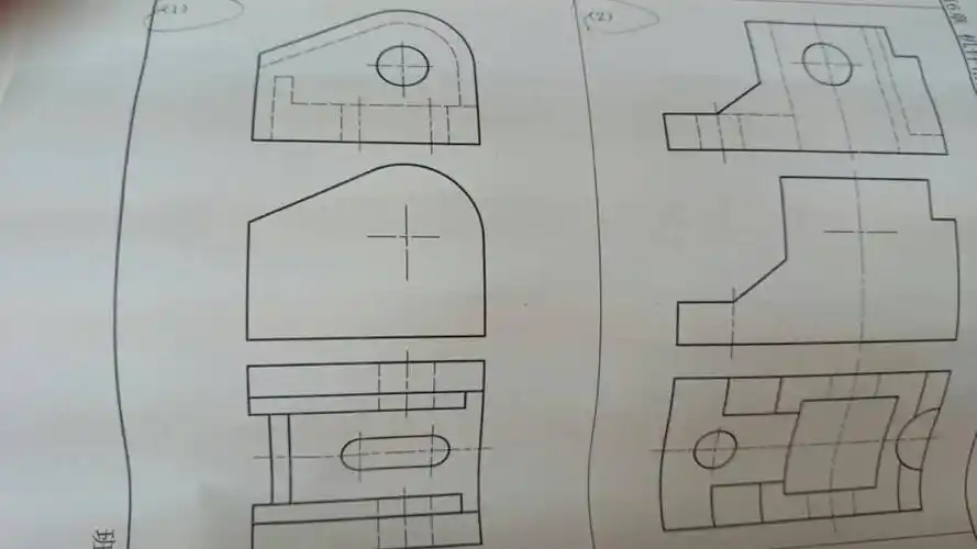 将主视图改画成剖视图