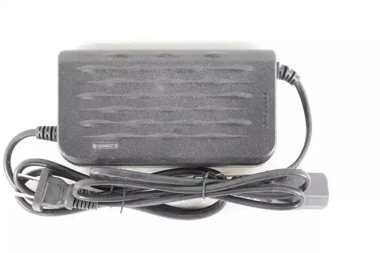 原厂小刀电动车原装充电器新国标电动自行车原装充电器4812ah铅酸 48