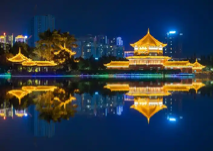 云南省红河州蒙自市南湖公园揽胜楼