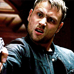 男人 凶狠 开枪 可怕