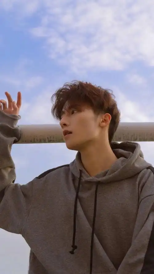 有哪些不知名的男生照片让你念念不忘想知道他名字