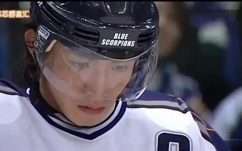 木村拓哉出演冰球选手,冰场上耍帅撩妹,颜值演技同时在线!