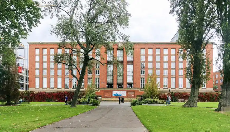 【栾波建筑摄影】英国伯明翰大学里的红砖建筑群