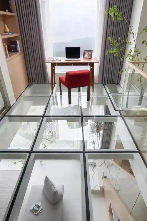 什么?140平复式房建玻璃栈道,在家里装滑梯,还有惊艳客厅