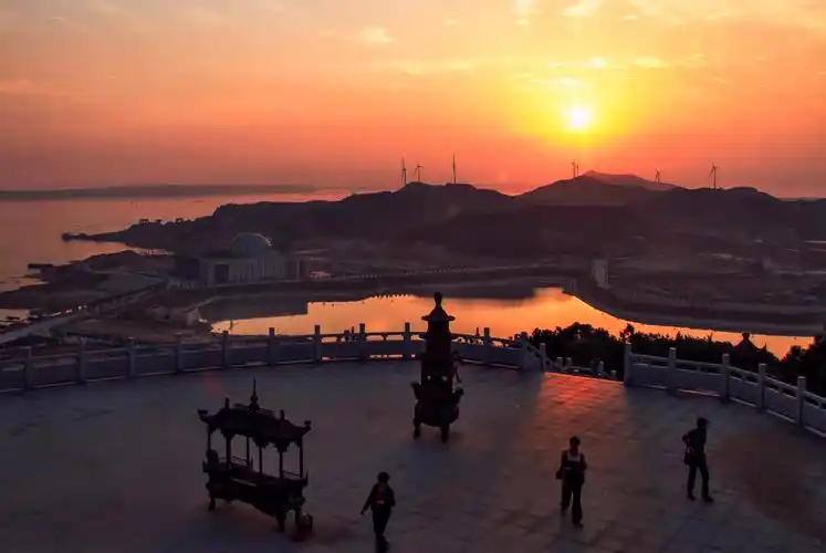 这是都昌县城的南山公园的落日美景  拍摄地点: 江西省九江市都昌刎