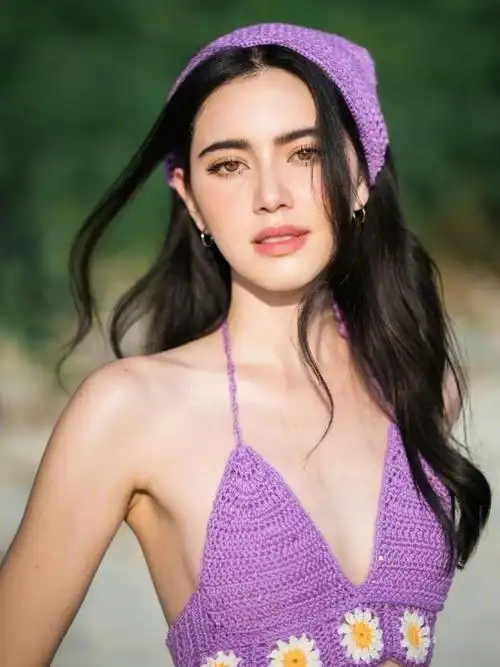 泰国女星 mai davika夏季穿搭,浓颜系美人,颜值身材都在线.