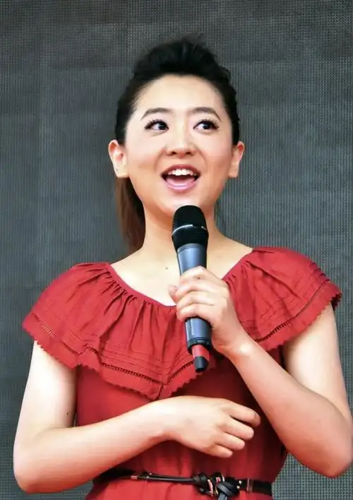 【新野部六一节采风】主持庆六一节目的"月亮姐姐"