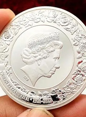 英国女王伊丽莎白二世70周年纪念币