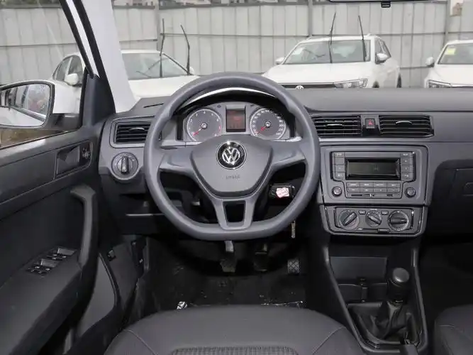 上汽大众 桑塔纳 2021款 1.5l 手动风尚版