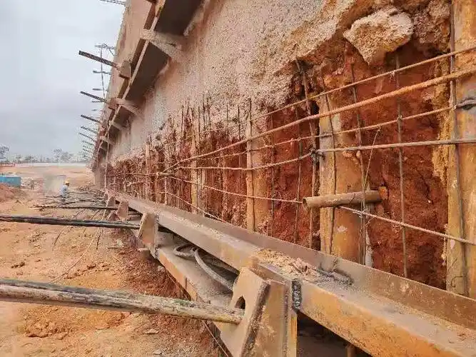 边坡支护泄水孔安装