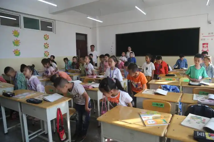 河北街小学开展一年级"习惯养成集中训练周"成果演示