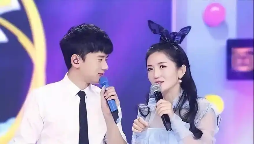 有张杰但没谢娜,主持人又是何炅挑大梁了_春晚_观众们_盛宴