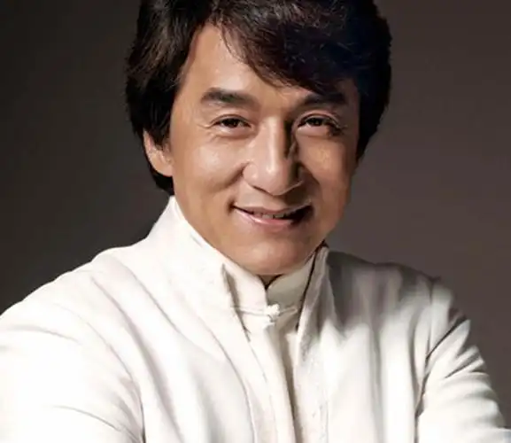 2017北京卫视春晚范冰冰父亲范涛亮相 李晨获准岳父欢心