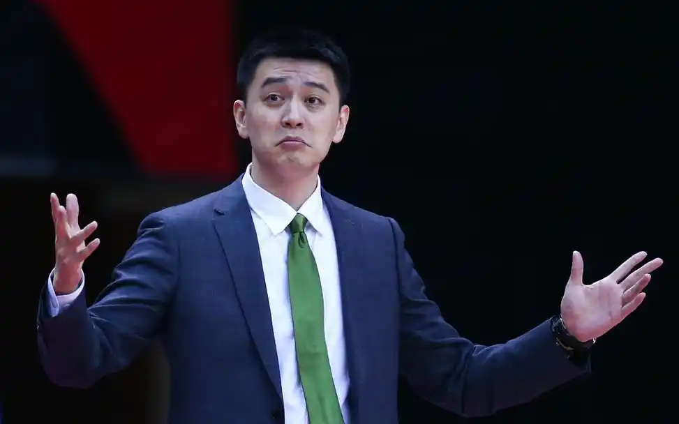 杨鸣离职!辽篮新赛季遇到3问题,外教摆不平,蒋兴权再次出山?