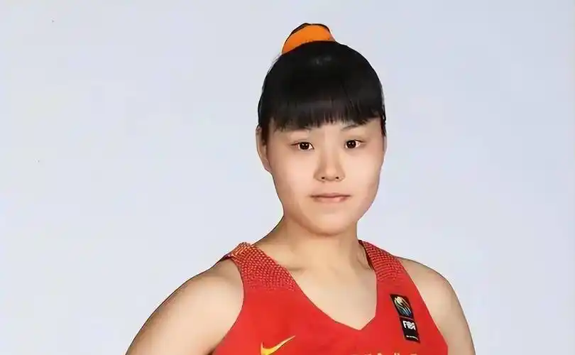 而她所追求的,是希望像自己偶像奥尼尔一样,李月汝也会有意地去