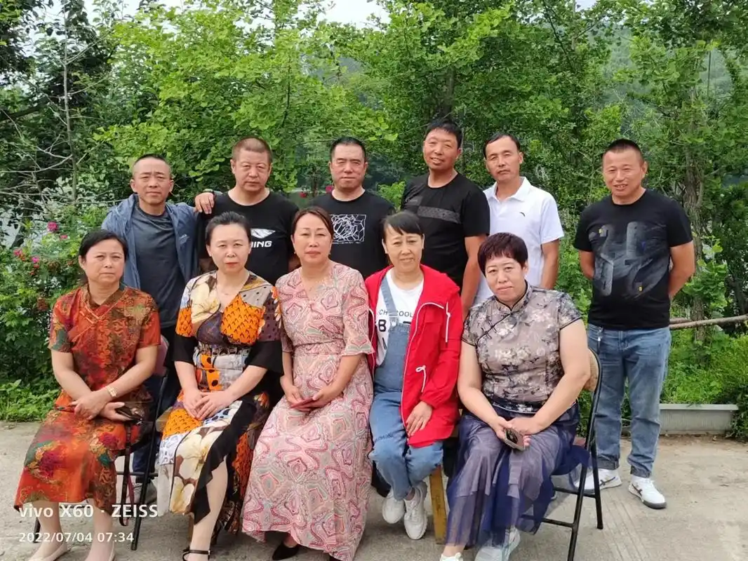 只有照片能记录这份珍贵 #祝大家笑口常开  - 抖音