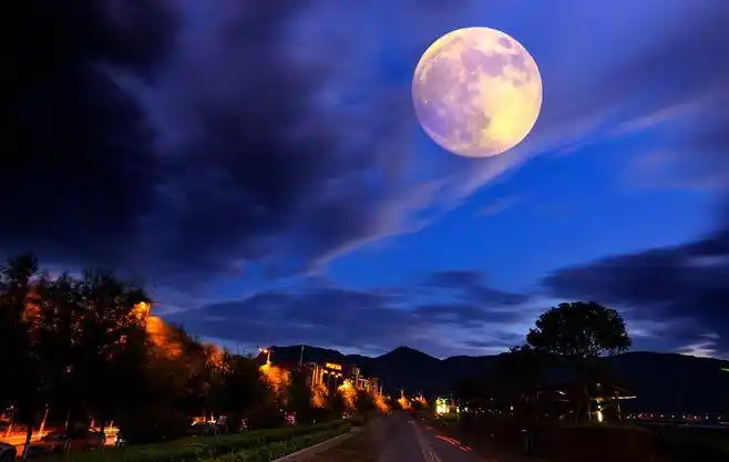 2015年八月十五的月亮-中关村在线摄影论坛