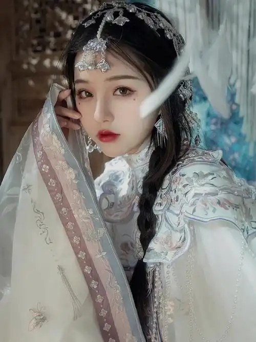 古香古色华夏有衣汉服小姐姐