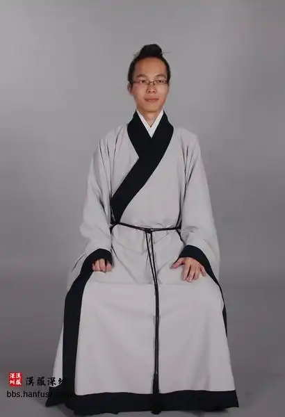 不在的相册汉族传统服饰男子