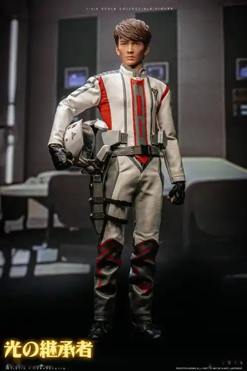 胜利队的红白色队服和印象中的一模一样,背后印着大古队员的名字,制服